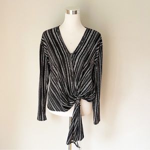 ASTR The Label Women’s Black/White Tie Front Top Size M